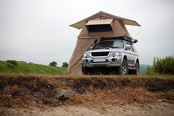 How Overloading Your SUV for Vacation Quietly Wrecks Your Suspension and Tires